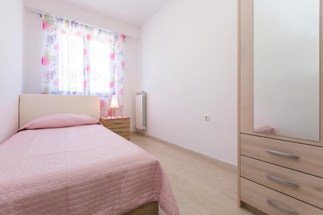 Apartmani Xenia & Desiderio Buzet Buitenkant foto